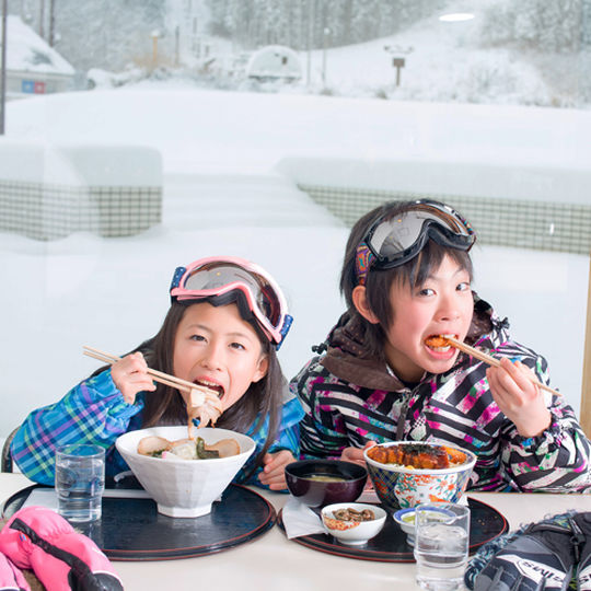 【スキー場】ゲレンデには美味しい「ゲレ食」も♪定番のカレーや丼物、和食や洋食と種類も豊富☆  
