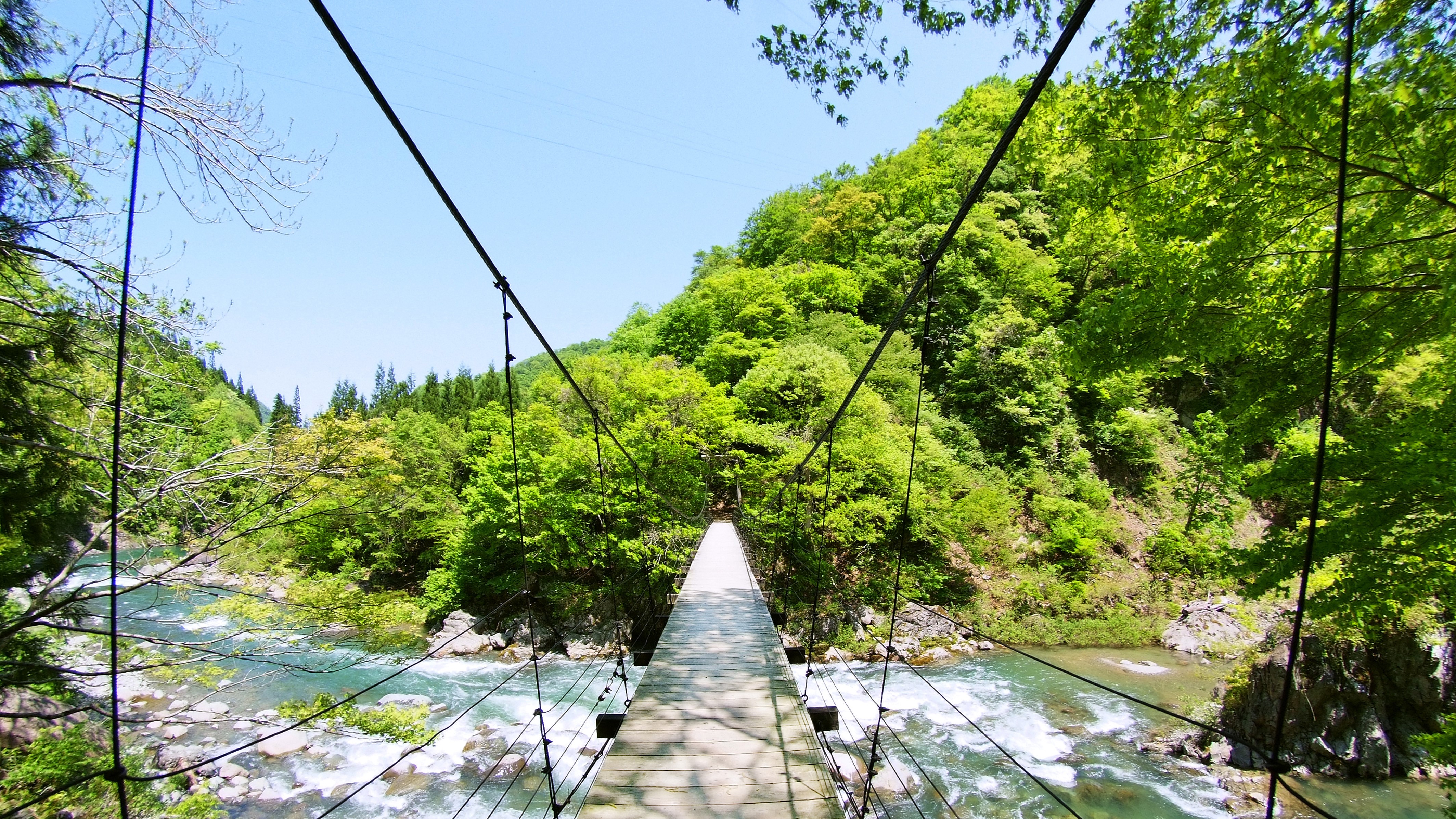 秋山郷／見倉橋（車で50分）】≪紅葉見頃：10月中旬～11月初旬≫