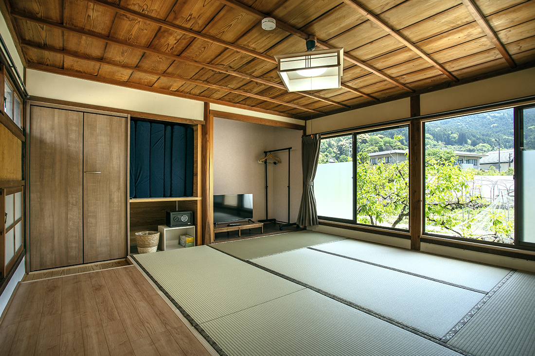 2F Family Room みつばち
