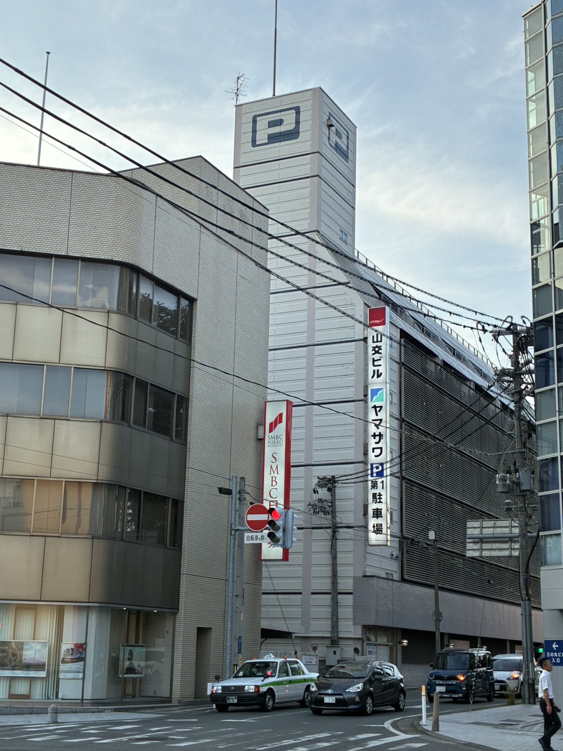 近隣駐車場一例