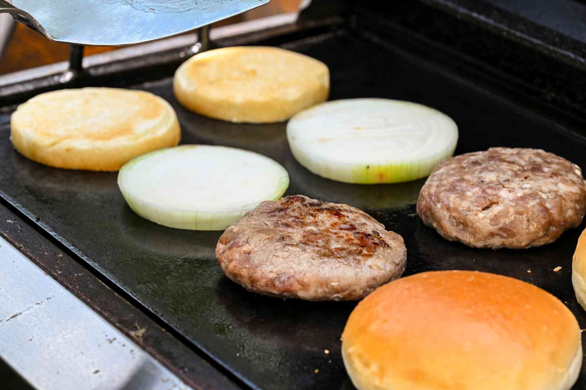 ★自分で作るハンバーガーで満腹BBQプラン【1泊2食付き】