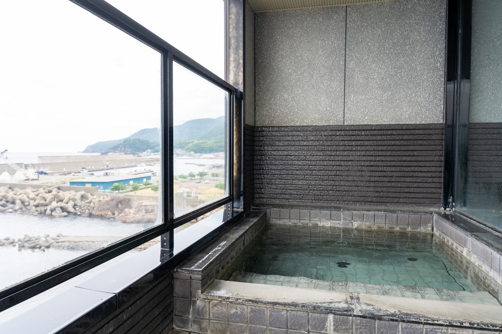 【朝食なし・夕食付き】越前発祥の舟盛り付き！越前焼き魚も堪能｜翌朝は自由に出発OK！天然温泉満喫