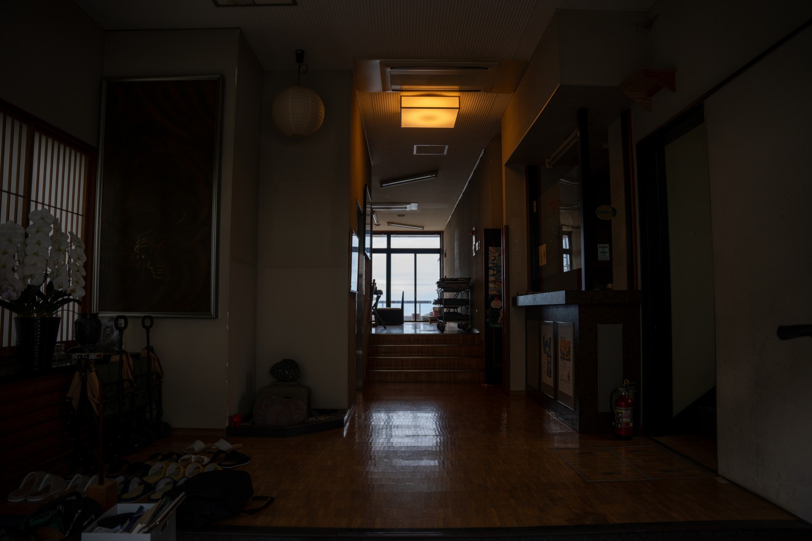 【館内】