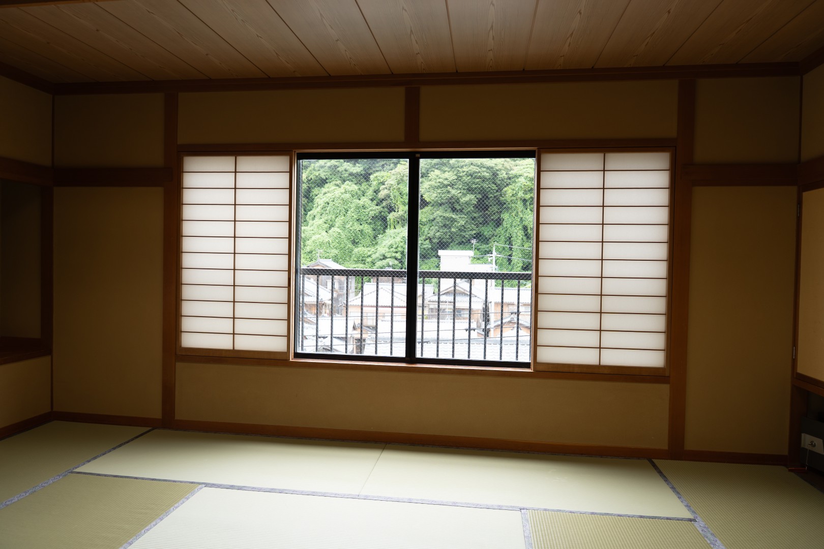 【街並みビュー和室】