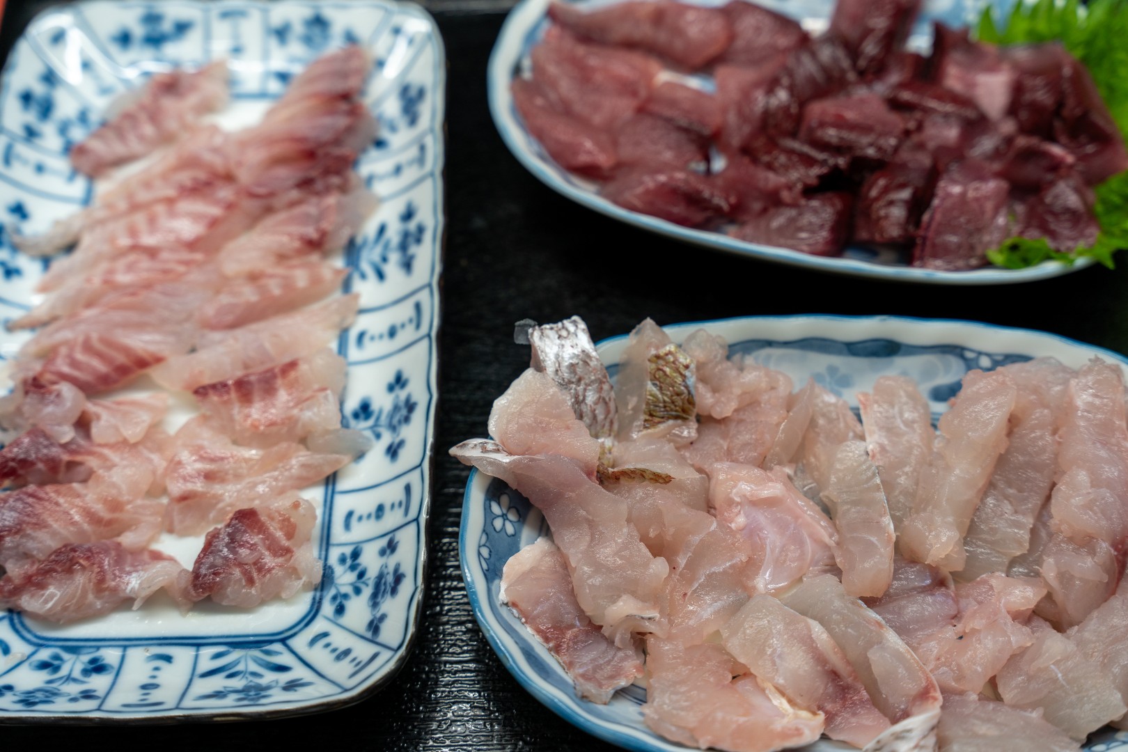 ひと口ごとに磯の甘みと旨みが広がる、鮮度抜群のお刺身をお愉しみください。