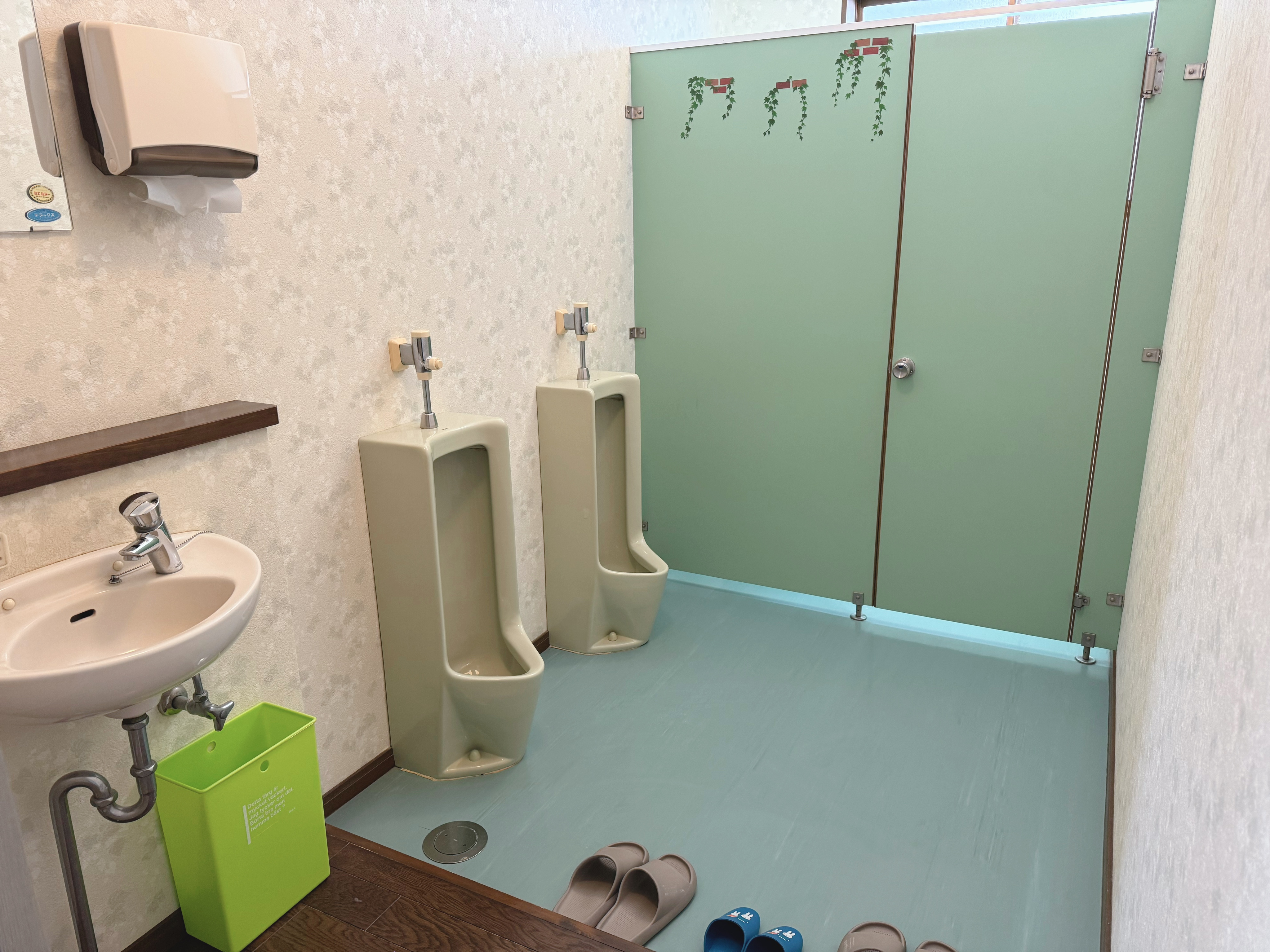 二階、男子トイレ（共用）