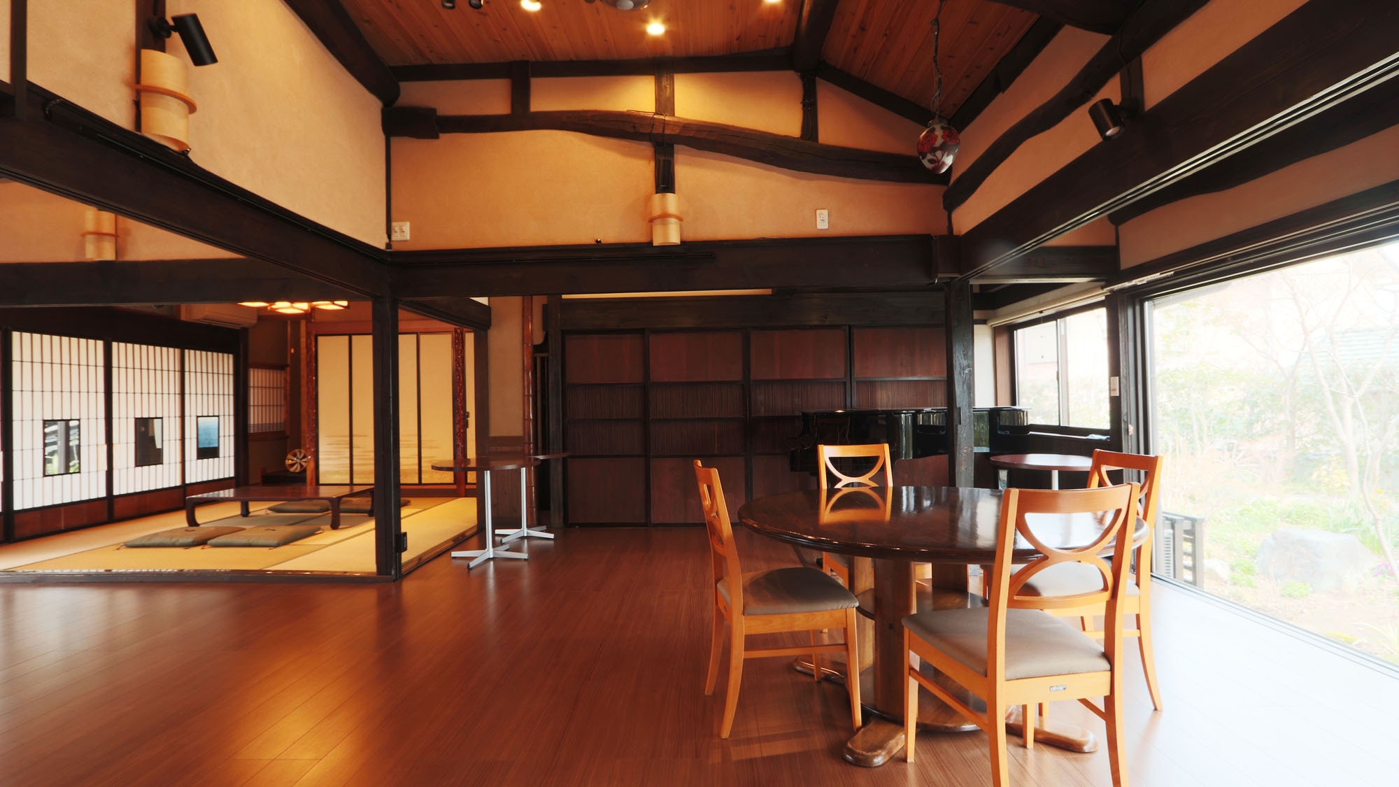 江戸時代に建てられた母屋と庭を貸切で過ごす上質な時間【素泊まり】