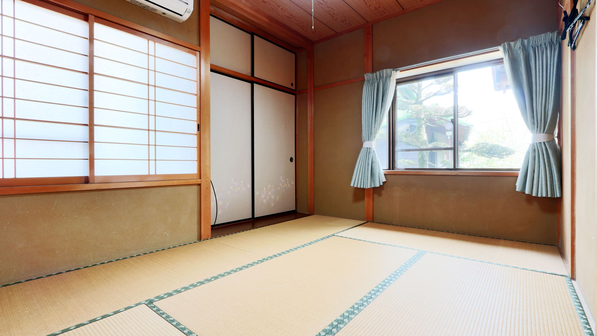 客室_蛍庵_リビング横の6畳和室寝室として。*