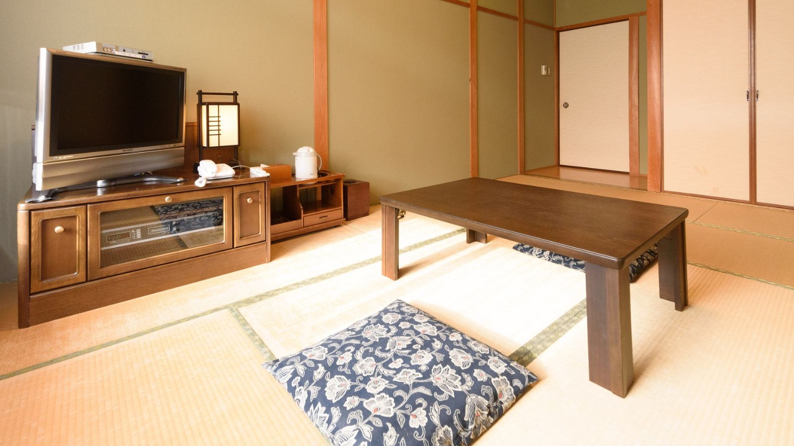 和室五人部屋