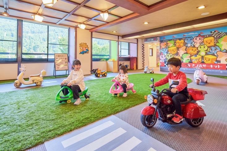 【記念日】誕生日やお子様の大切なお祝いに♪1泊3食ご当地ビュッフェ＆飲み放題★貸切風呂や遊び全て無料