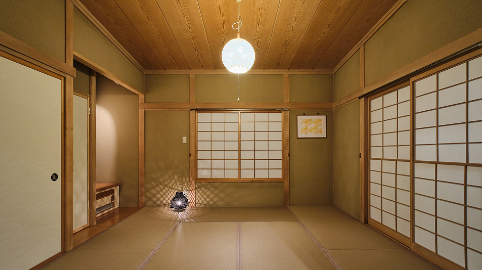 和室　夜
