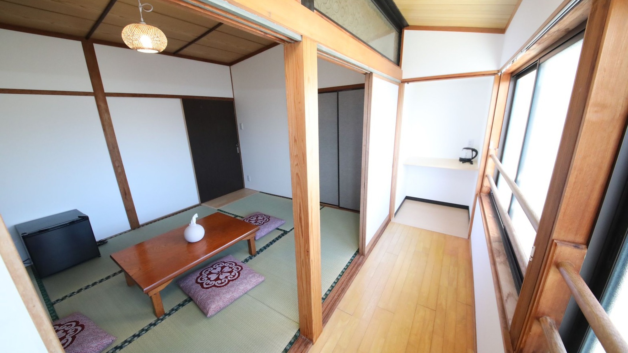 ・【縁付き和室（1～4名様用）】広々としたお部屋で、心安らぐご滞在をお楽しみいただけます
