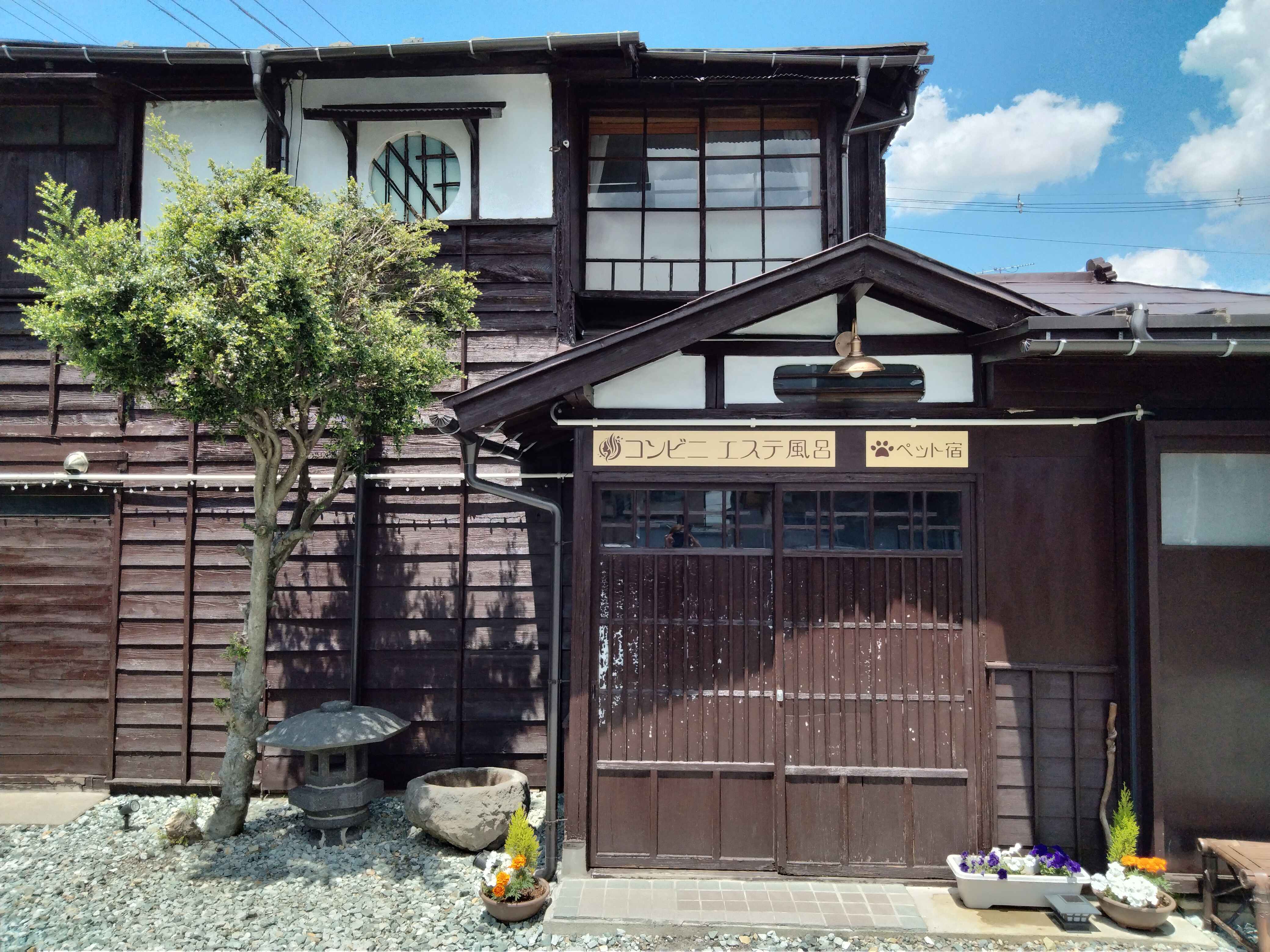 建物正面