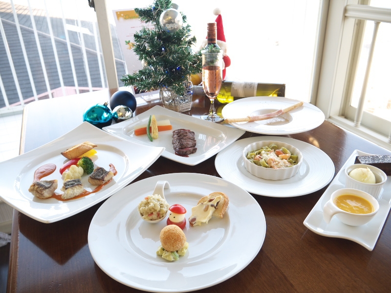 海の見えるクリスマスは波音と星のイルミネーションが彩るクリスマスディナーで聖なる夜を…