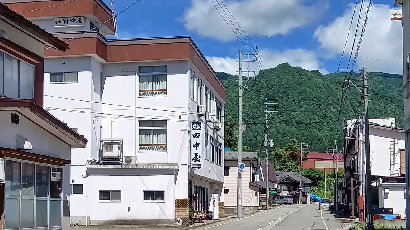 【苗場フジロック素泊まりプラン】JR石打駅の近くです。コンビニ徒歩５分。連泊プランもあります。