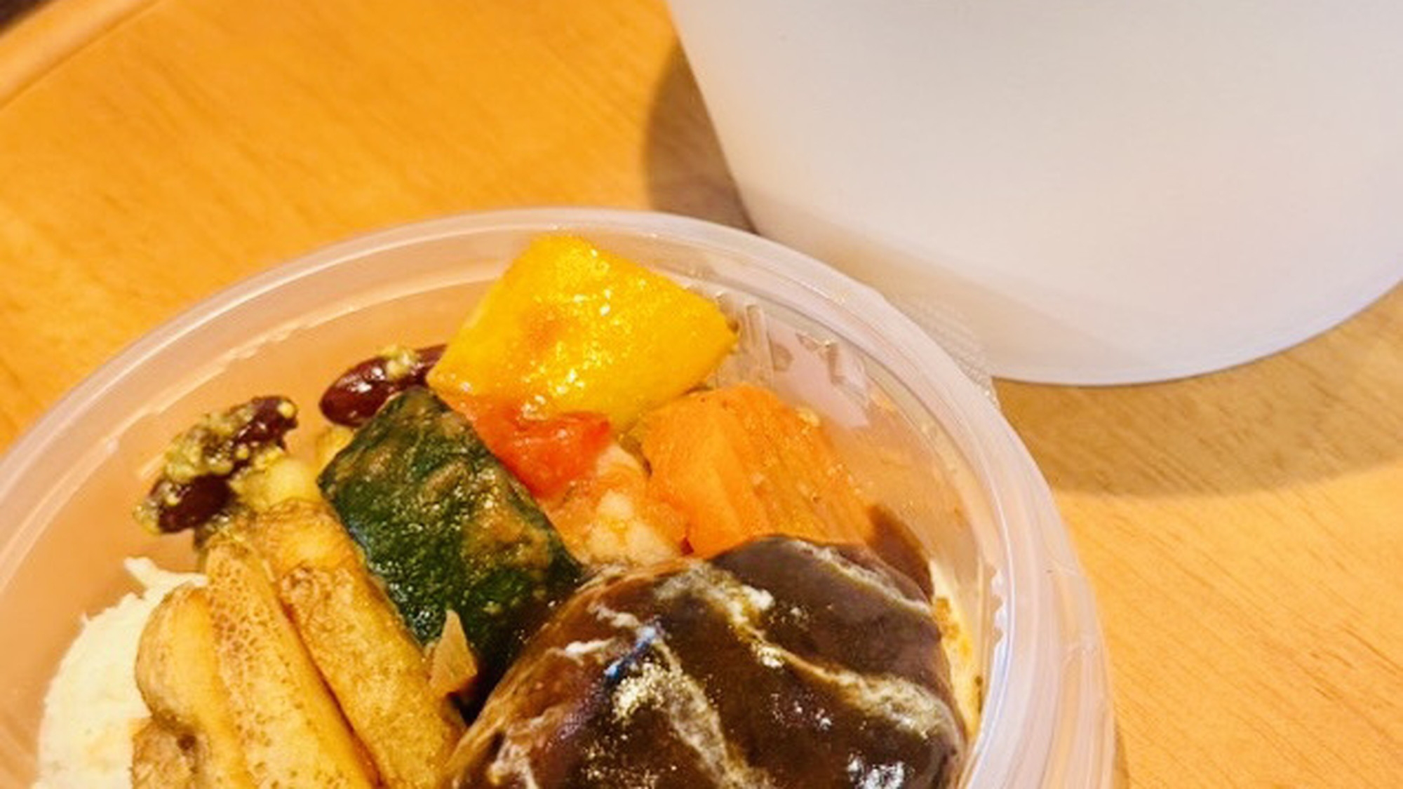 ＜洋食朝食付き＞海と空と、おいしい朝。松川浦と太平洋を一望する高台に佇むブルックリンスタイルの空間