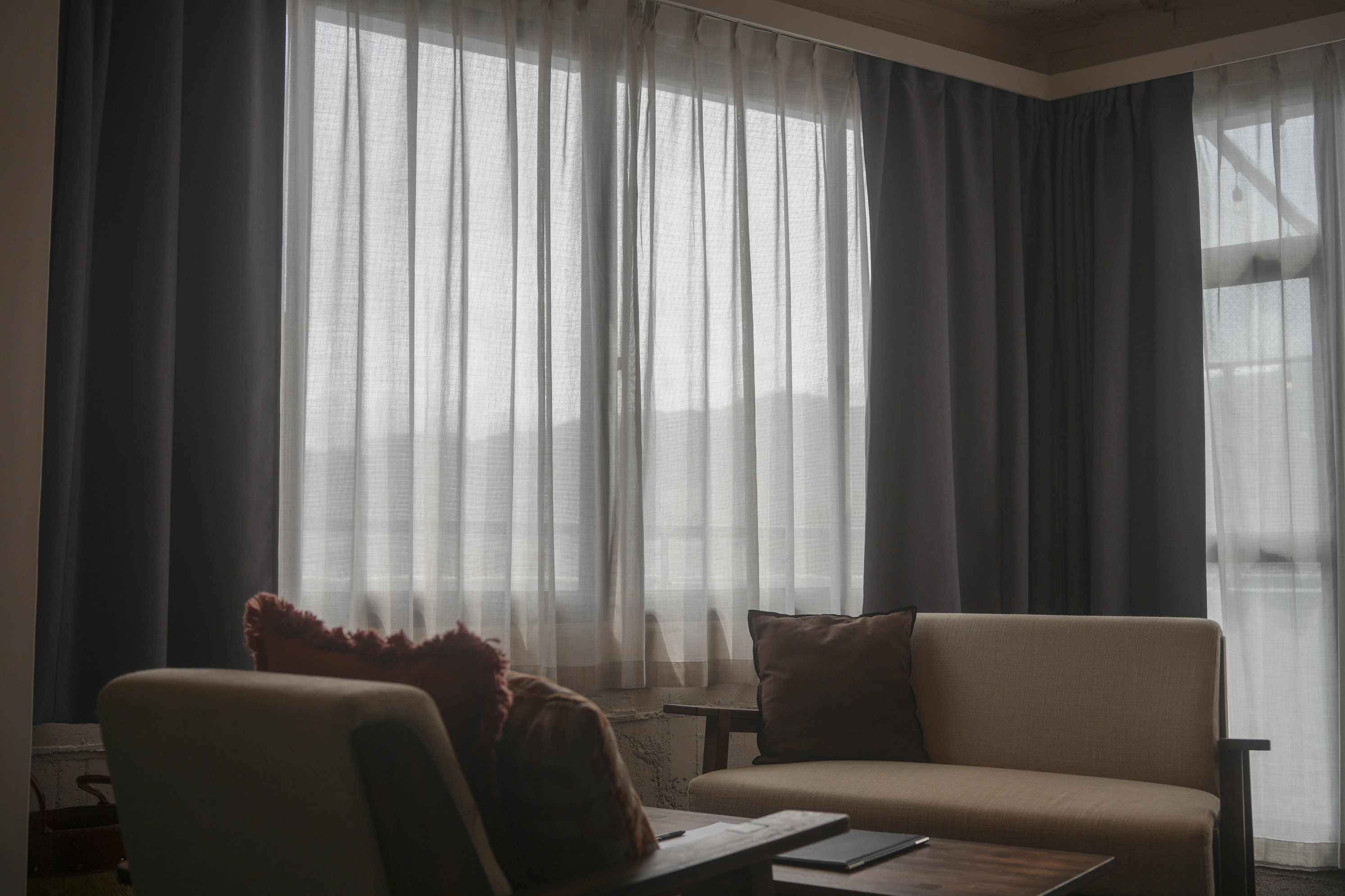 《Twin room》