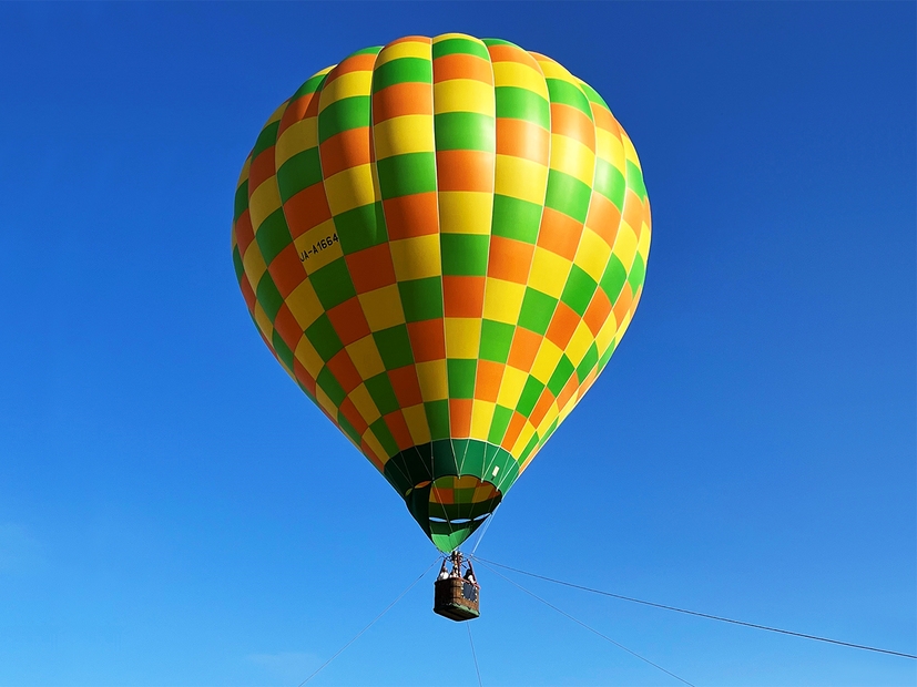 【朝食付】熱気球体験★ふわ〜っと地上30M上空から見渡すニセコ♪毎朝オーブンで焼き上げるクロワッサン