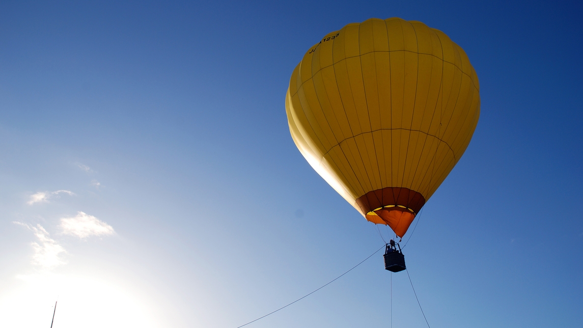 【2食つき】熱気球体験★ふわ〜っと地上30M上空から見渡すニセコ♪リゾートステイ＜源泉かけ流し＞
