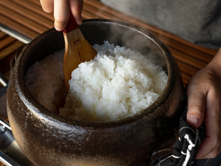 【夕食付き】湯気と香りを囲む夜｜季節のすき焼きと土鍋ごはん