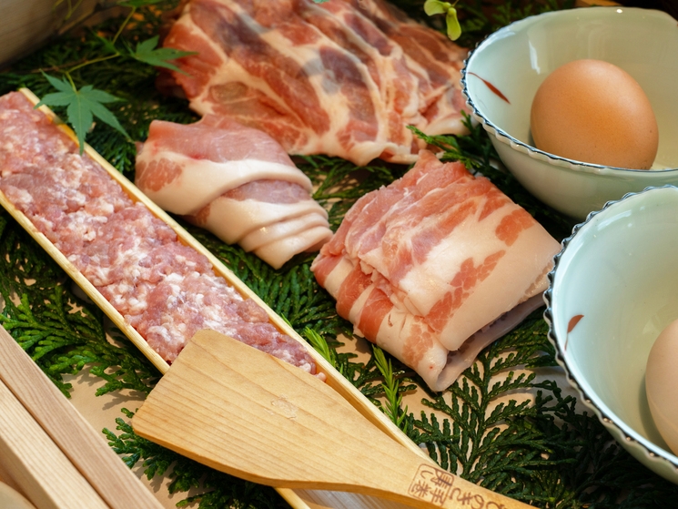【夕食付き】湯気と香りを囲む夜｜季節のすき焼きと土鍋ごはん