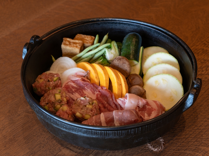 【夕食付き】湯気と香りを囲む夜｜季節のすき焼きと土鍋ごはん