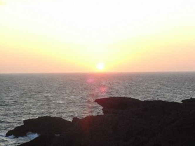 石廊崎灯台付近の夕日