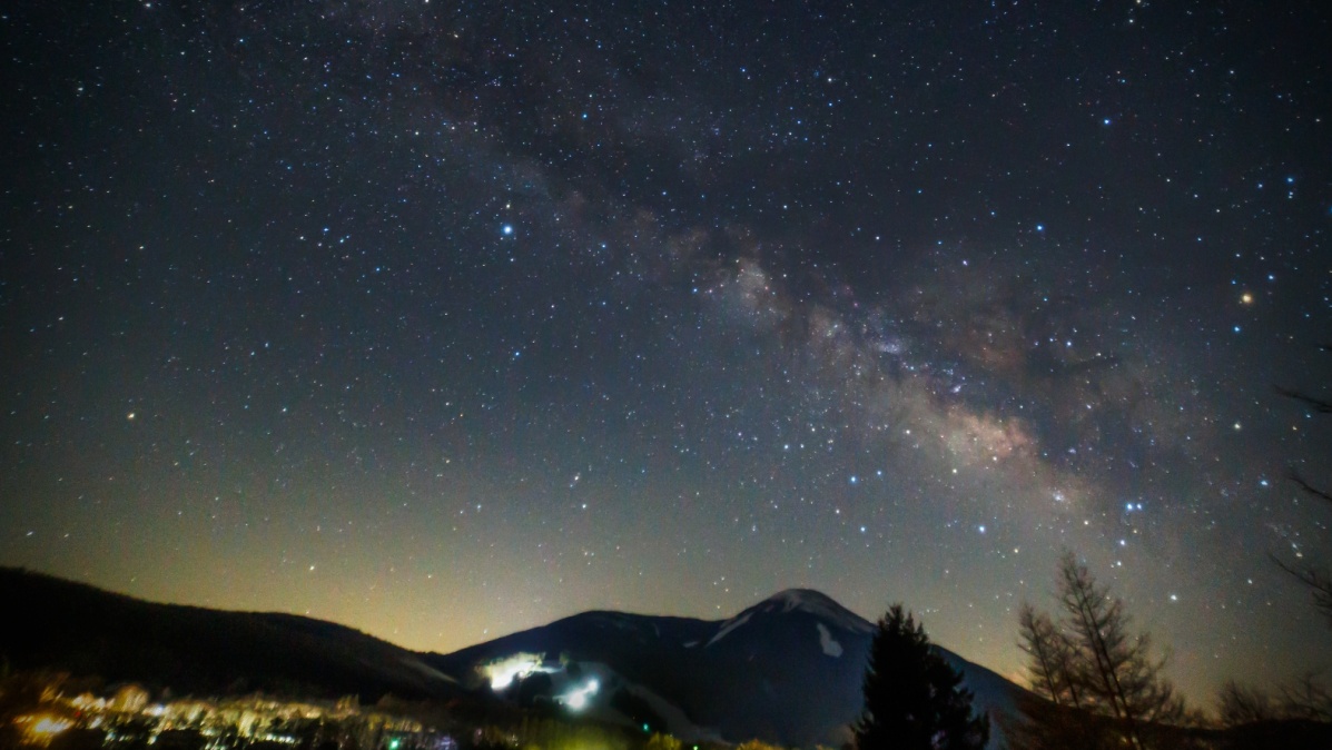 蓼科山と満天の星
