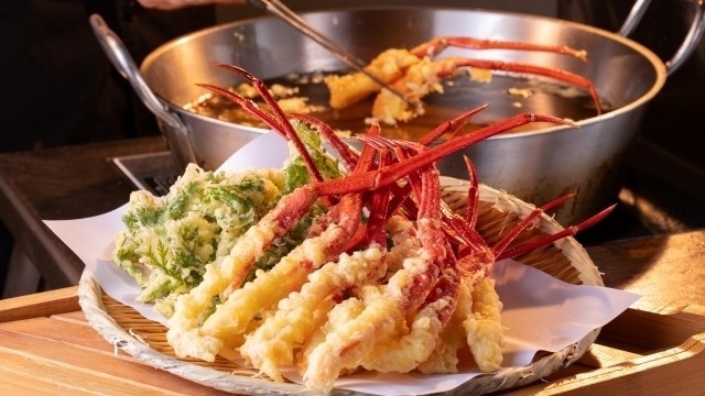 天麩羅・蒸・茹トゲズワイガニが食べ放題！冬のひるぜん高原ビュッフェ宿泊プラン