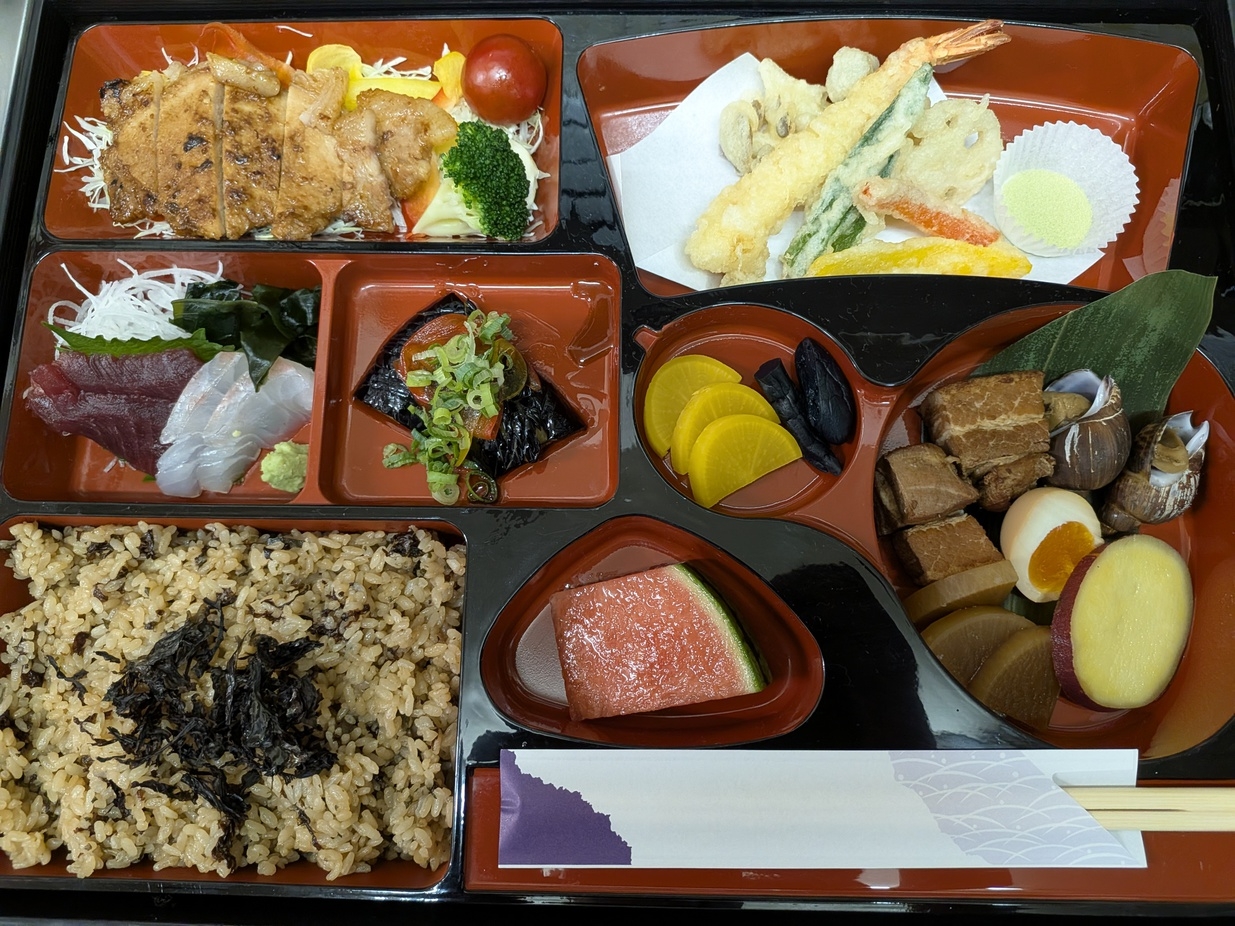 ペットと一緒に、温泉ざんまい。お部屋で召し上がる当館自慢の松花堂弁当プラン