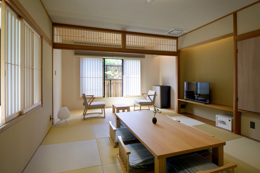 【4泊以上】箱根仙石原｜大自然・観光便利｜源泉かけ流し温泉｜広々ラウンジ｜最大7名｜103向日葵
