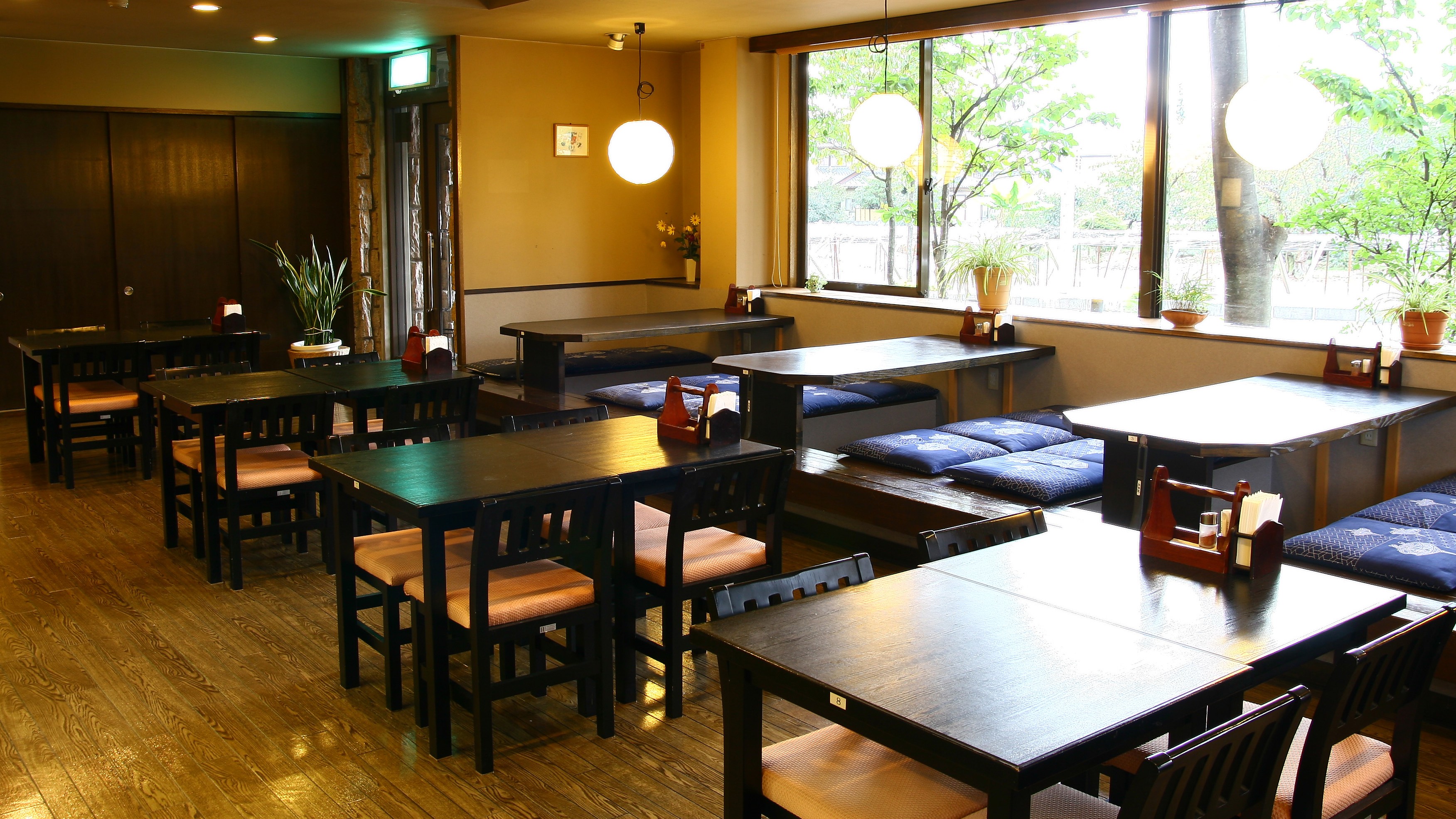 レストラン