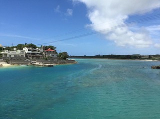 島へ入る橋の右側の景色