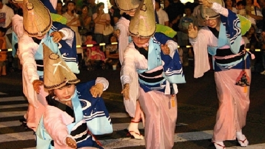 ＊うだつの町並みの阿波踊り８月のお盆な開催されます。