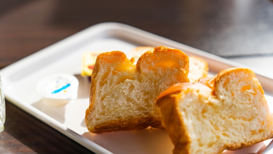 【朝食】セルフサービスで食パンをトーストしてお召し上がりいただけます。