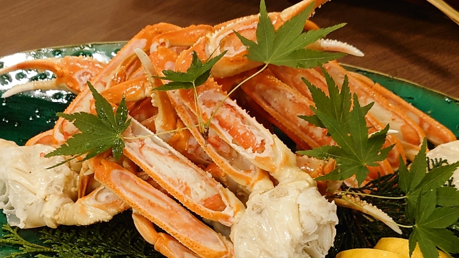 【蟹１キロ付き×贅沢ビュッフェ】寿司や天ぷらなどのライブキッチンと約50種類が並ぶ味わいダイニング