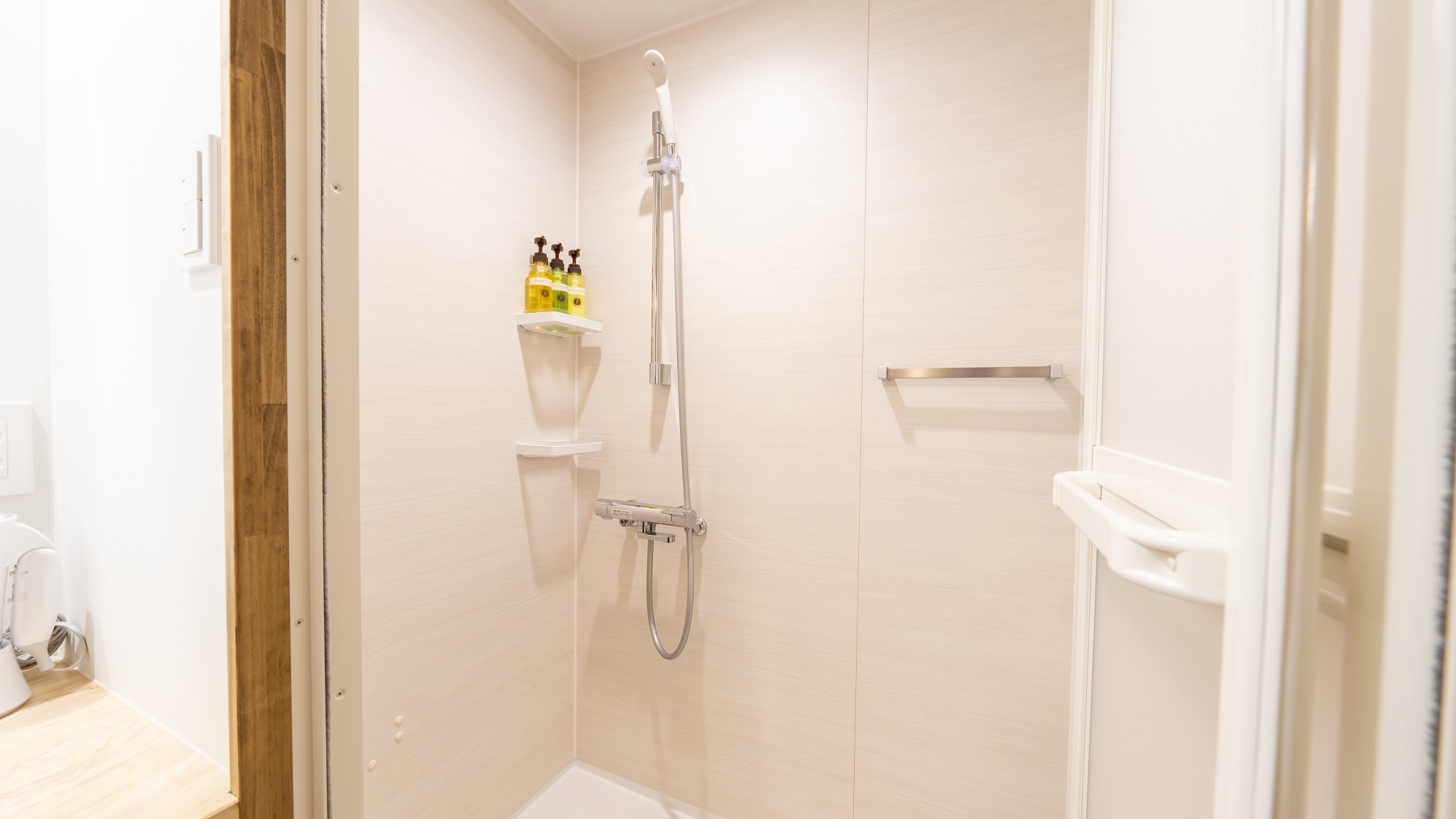 【ログハウス・2階】ファミリールーム／トイレ・シャワー付