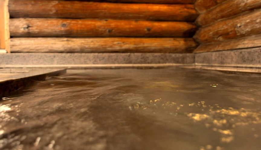 【ログハウス大浴場】でんべえの湯船では加水することなく適温です