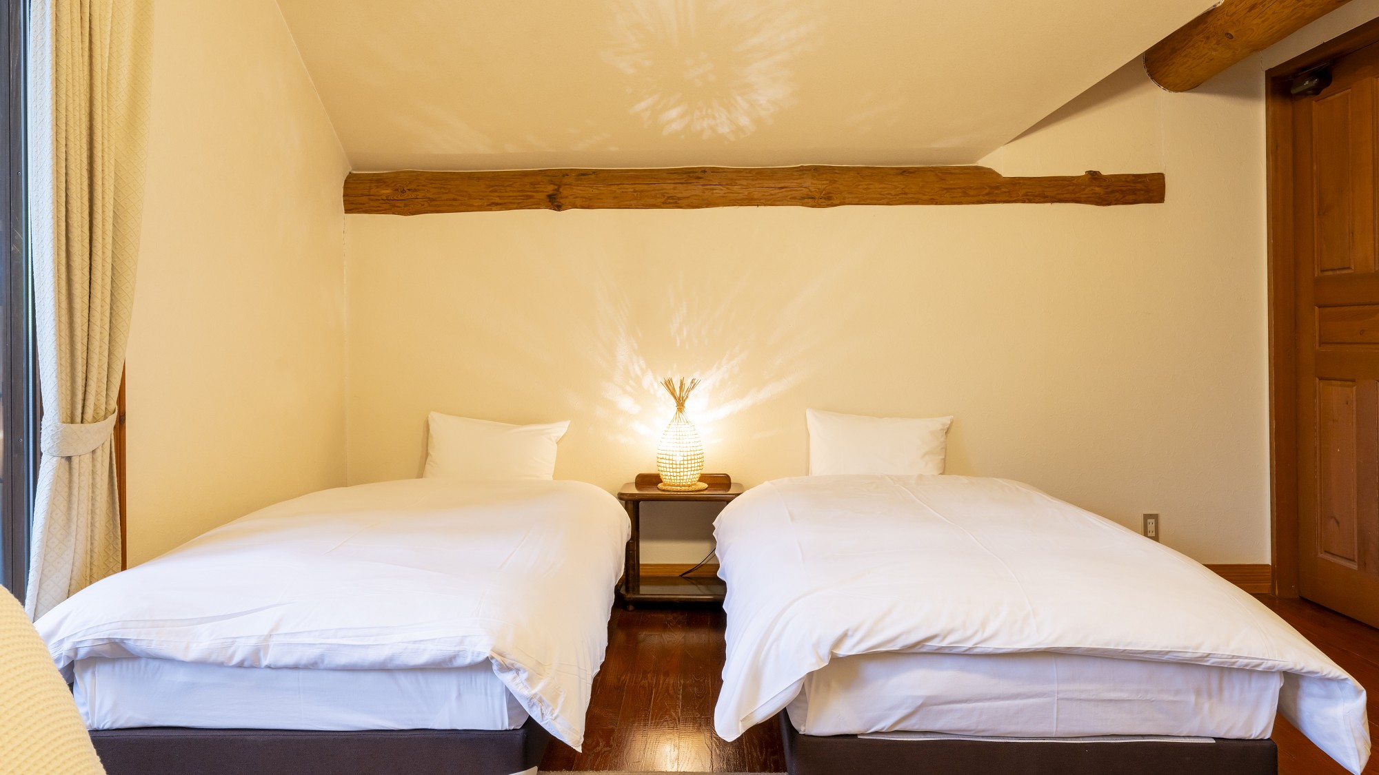 【ログハウス・2階】トリプルルーム／トイレ・シャワー付