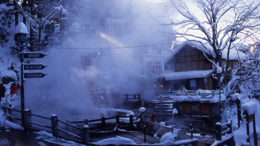 【麻釜】麻釜は国の天然記念物にも指定されている野沢温泉の奇勝のひとつ