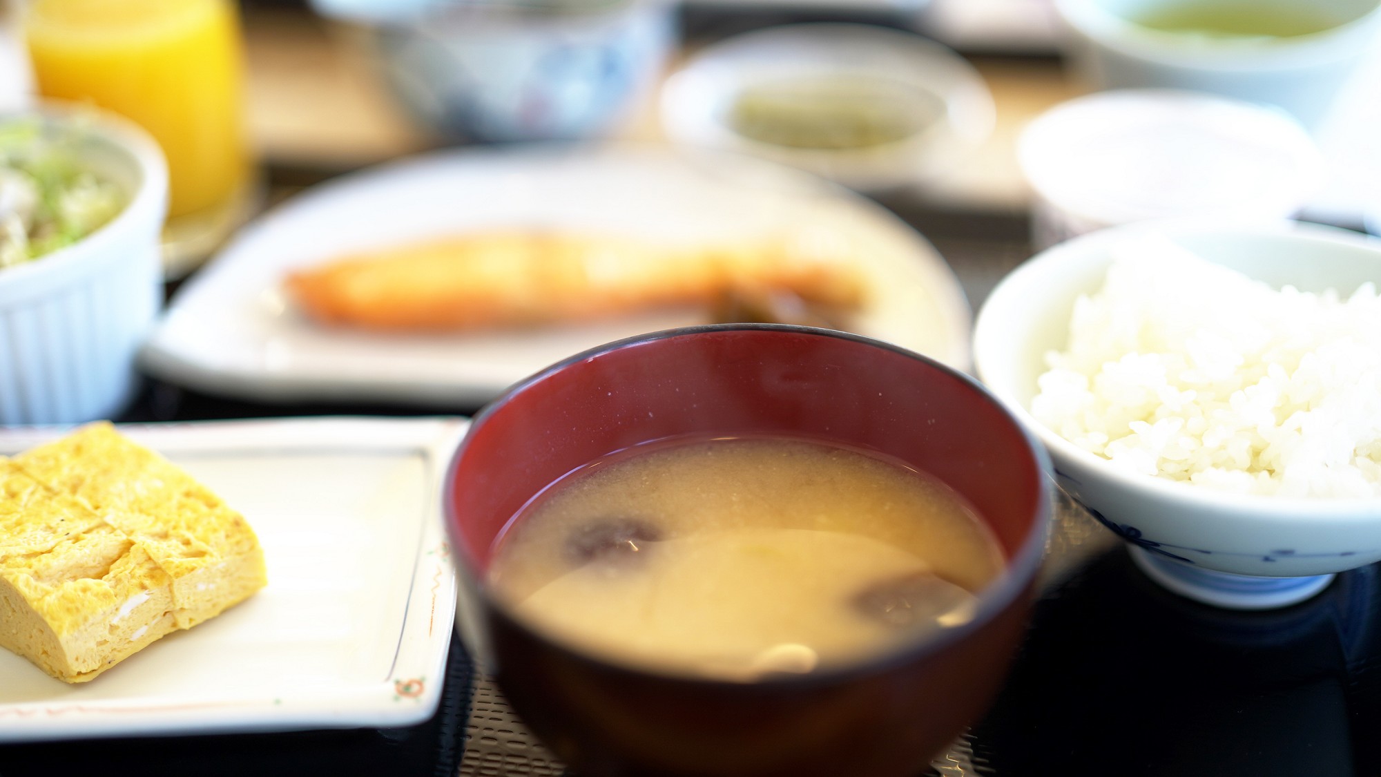 【ご朝食】キノコたっぷりのお味噌汁（日により変更）