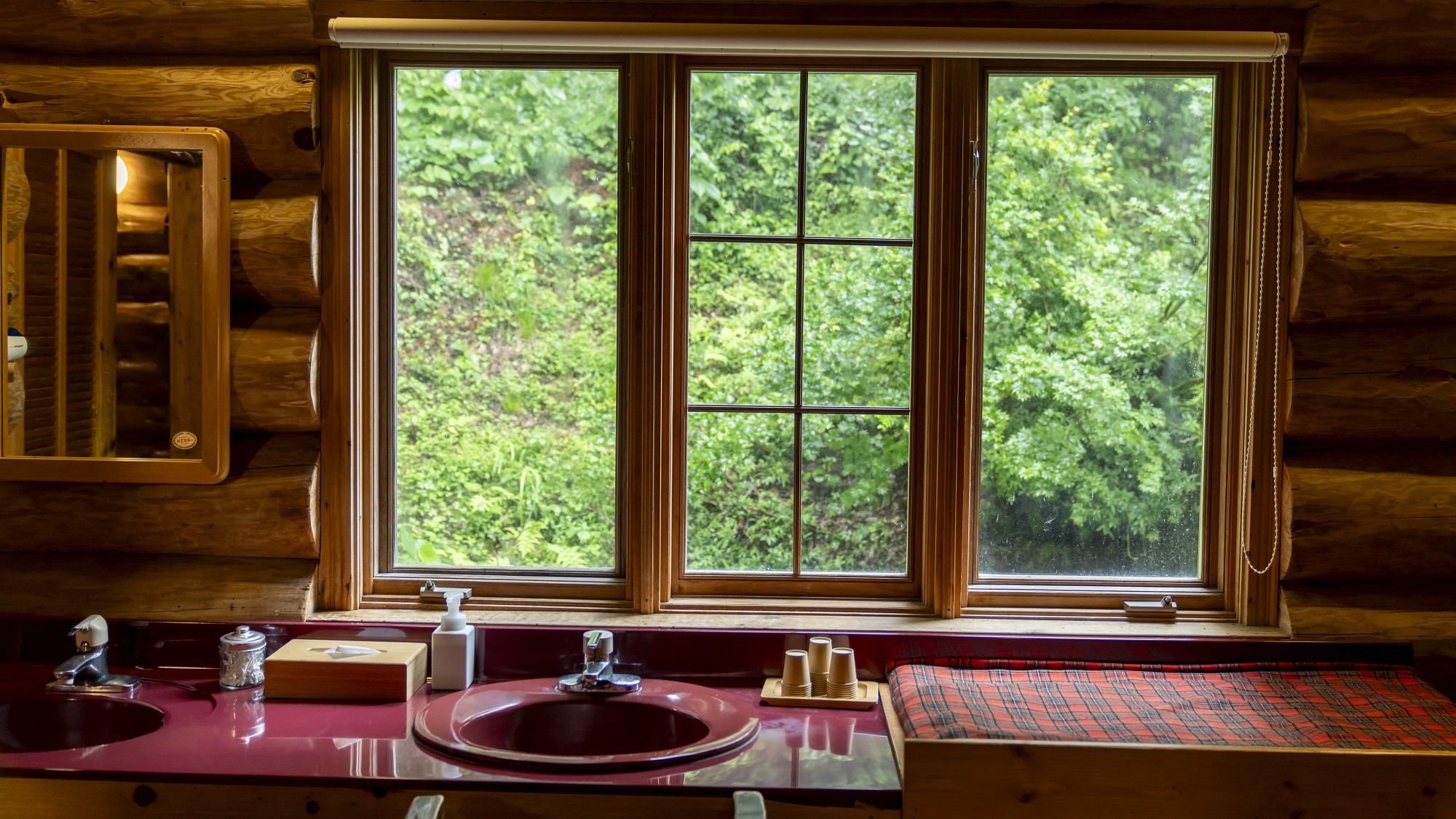 【ログハウス大浴場】木のぬくもりを感じる、お風呂