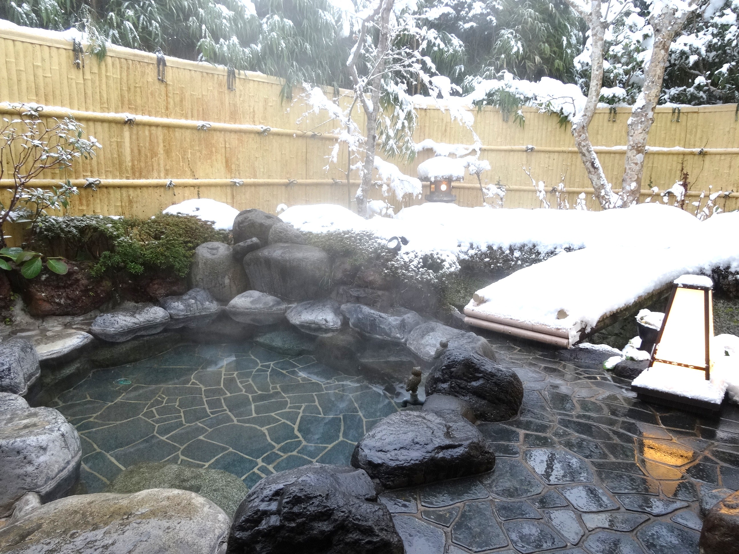 庭園露天風呂（雪景色）