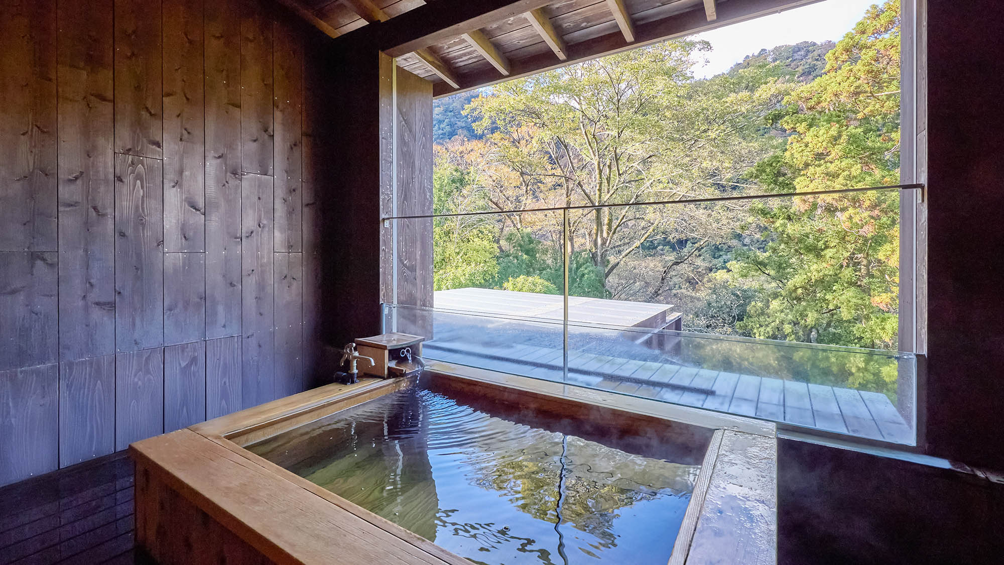・【蘇芳（すおう）】澄んだ空気と鮮やかな緑の中でゆっくりとご入浴ください