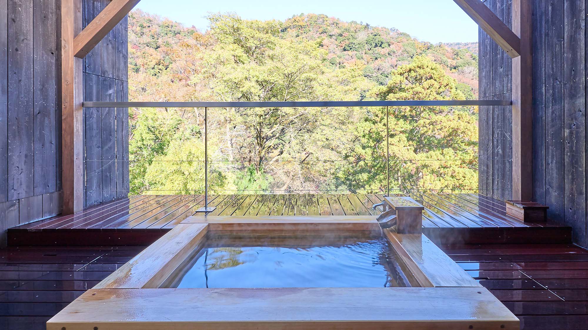 ・【紫苑（しおん）】湯坂山を望む開放感にあふれた露天風呂で温泉を満喫しませんか