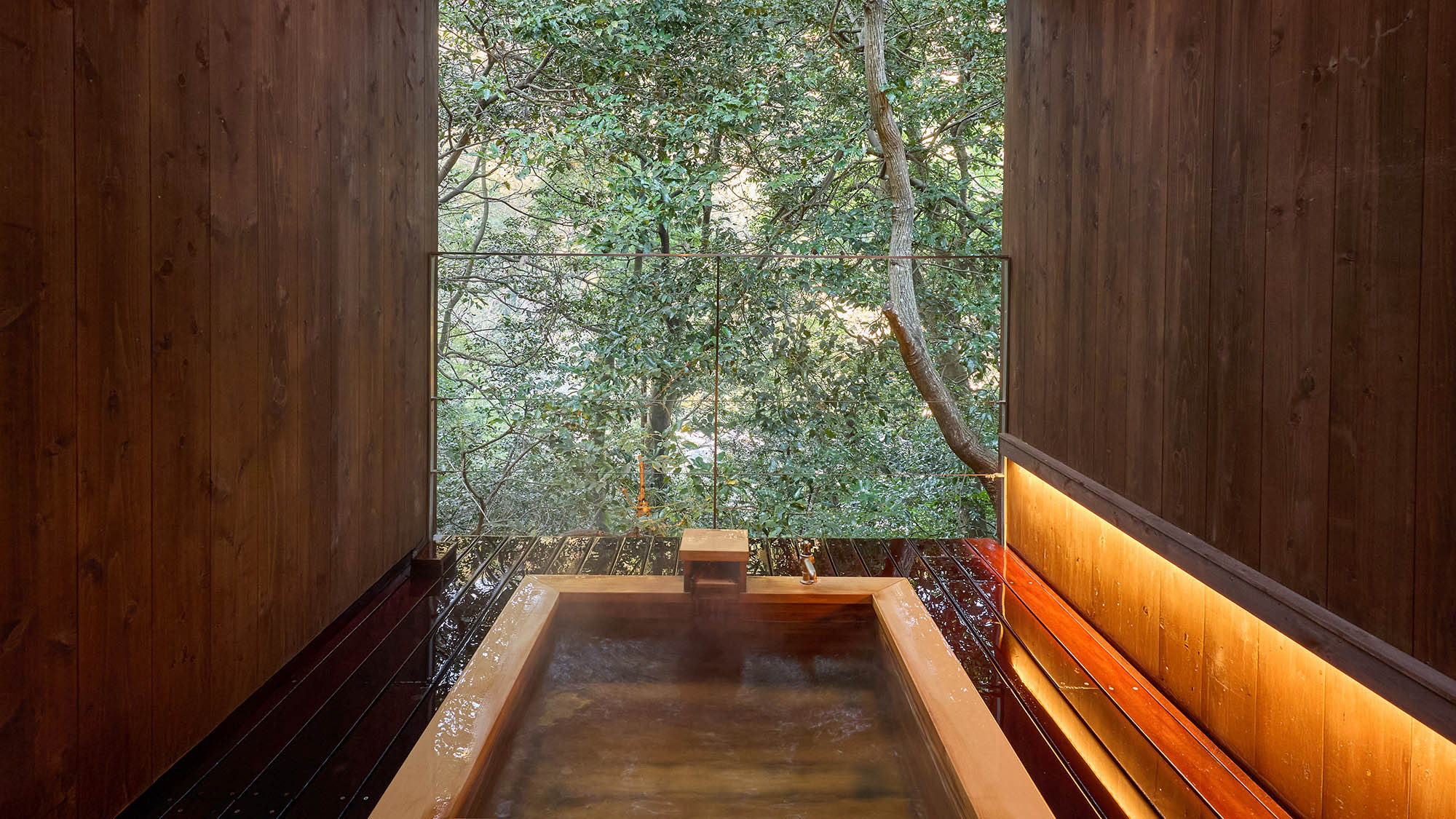 ・【月光の湯】箱根の山々に囲まれた自然の息吹を感じられます
