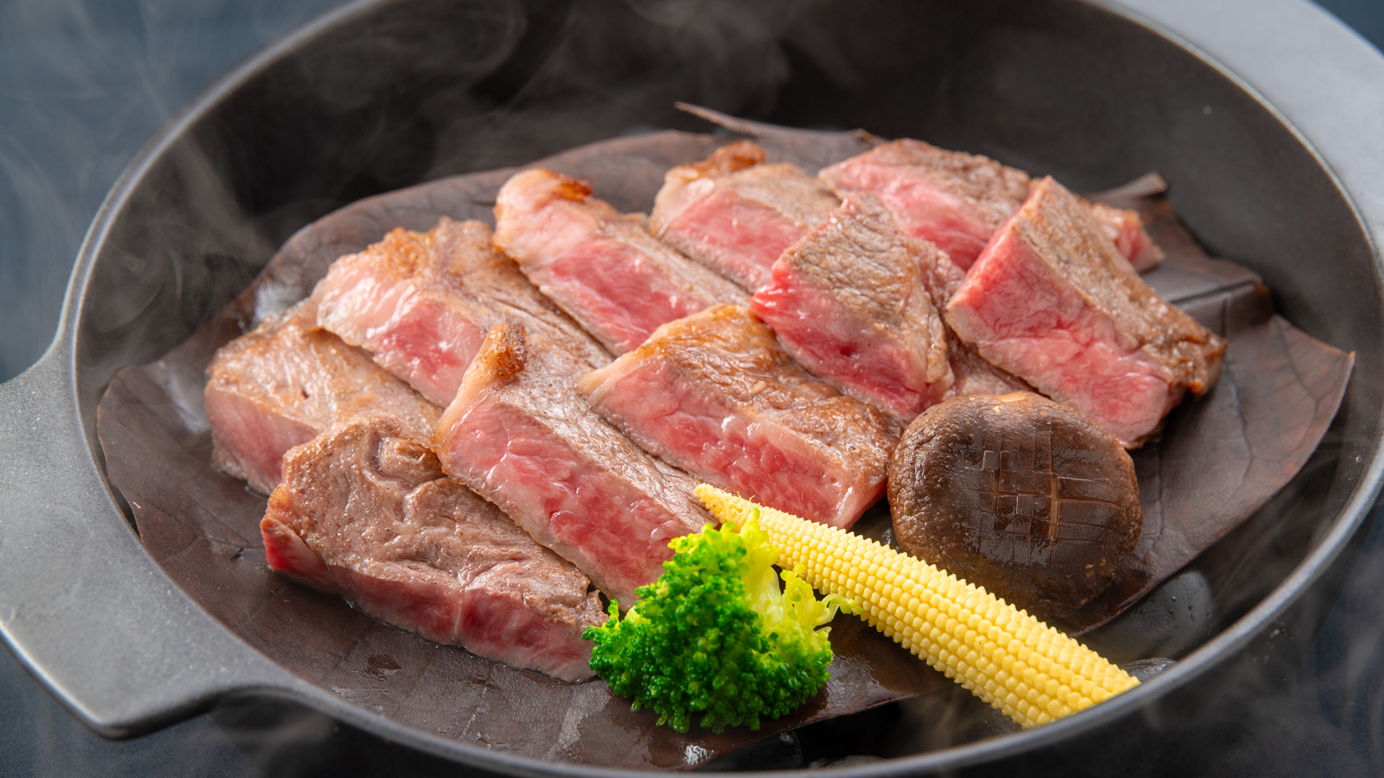 【夕食一例】風味豊かで、まろやかでとろけるような味わいが特長の&ldquo;おおいた和牛&rdquo;