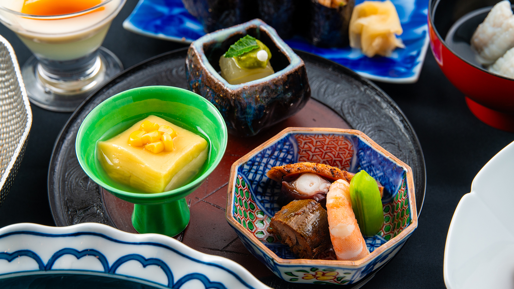 【夕食一例】目も楽しめる彩豊かな食材