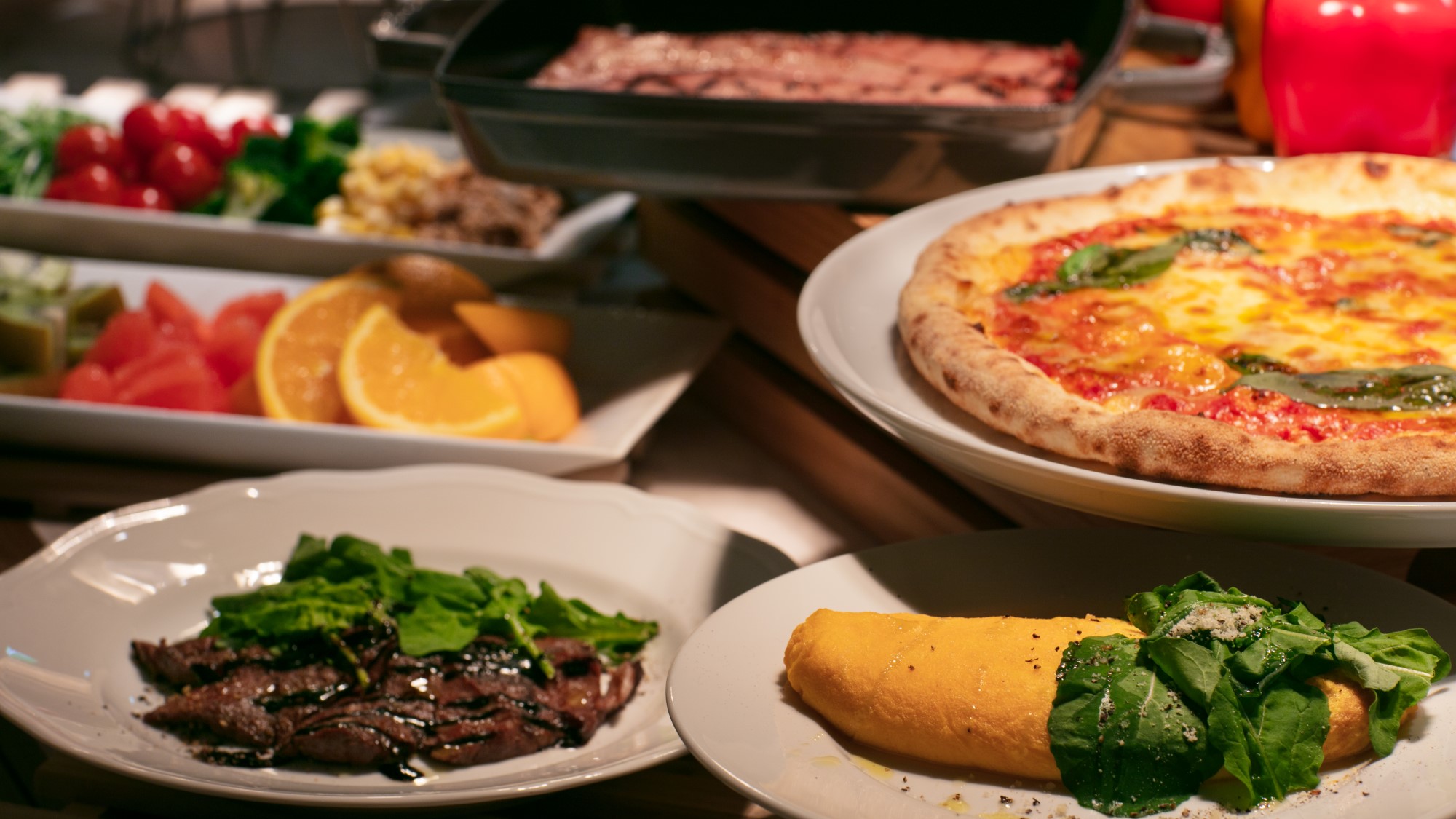 【朝食イメージ】ライブキッチンでは出来立てのイタリア風オムレツ「フリッタータ」をご提供