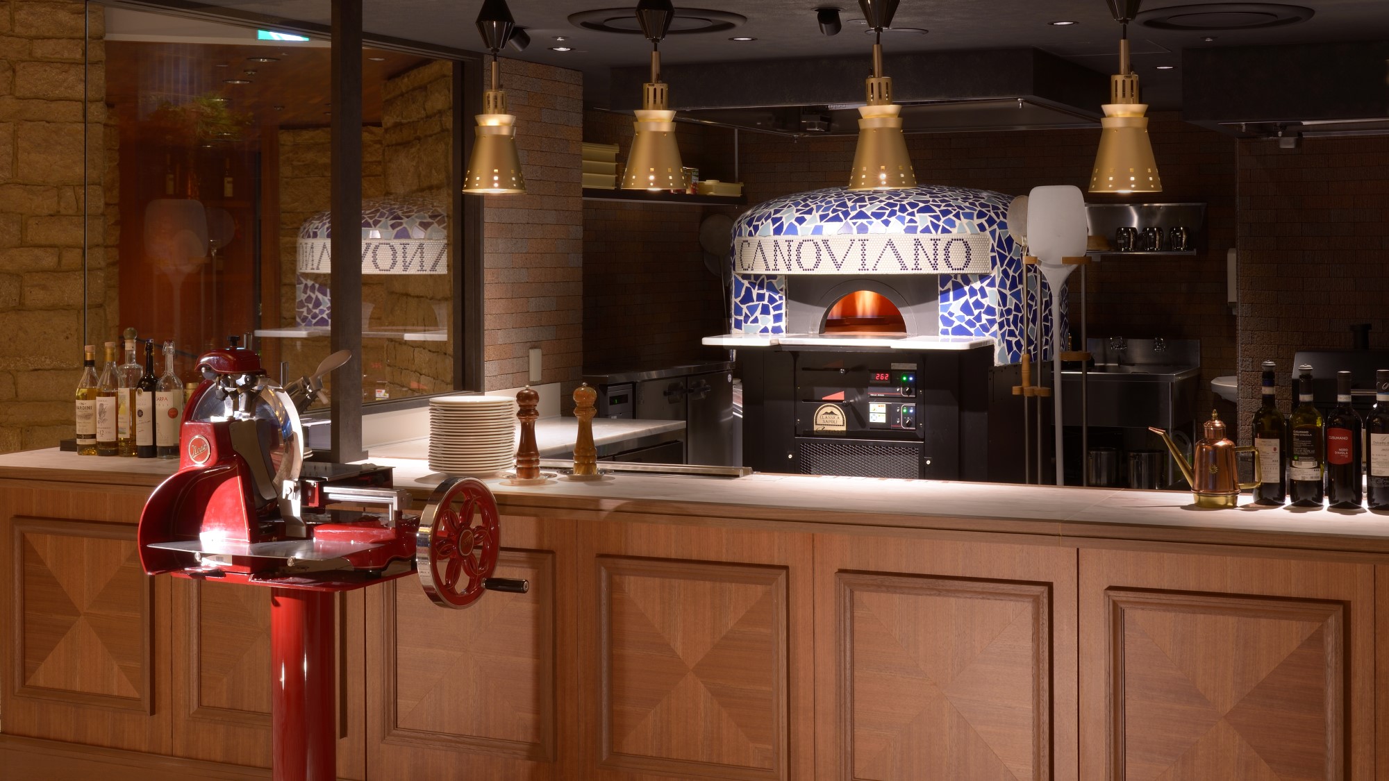 トラットリア＆ピッツェリア カノビアーノ